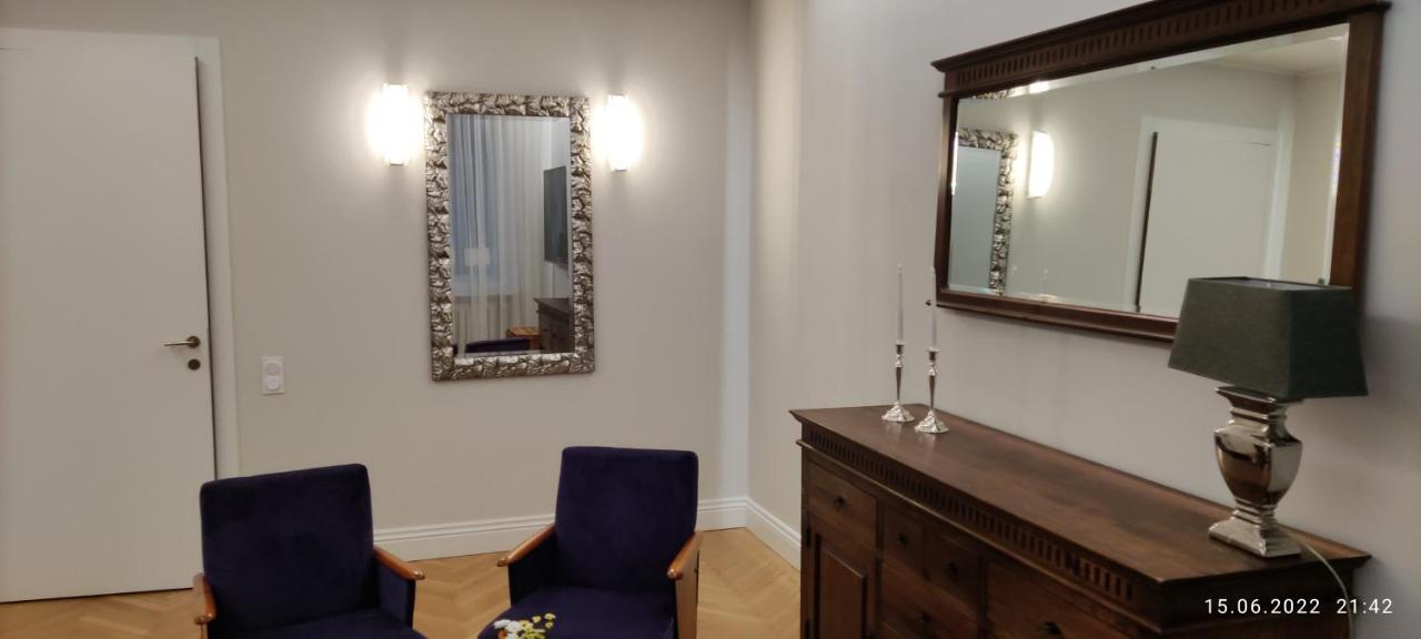 W Modernistycznej Kamienicy W Gdyni Apartment *
